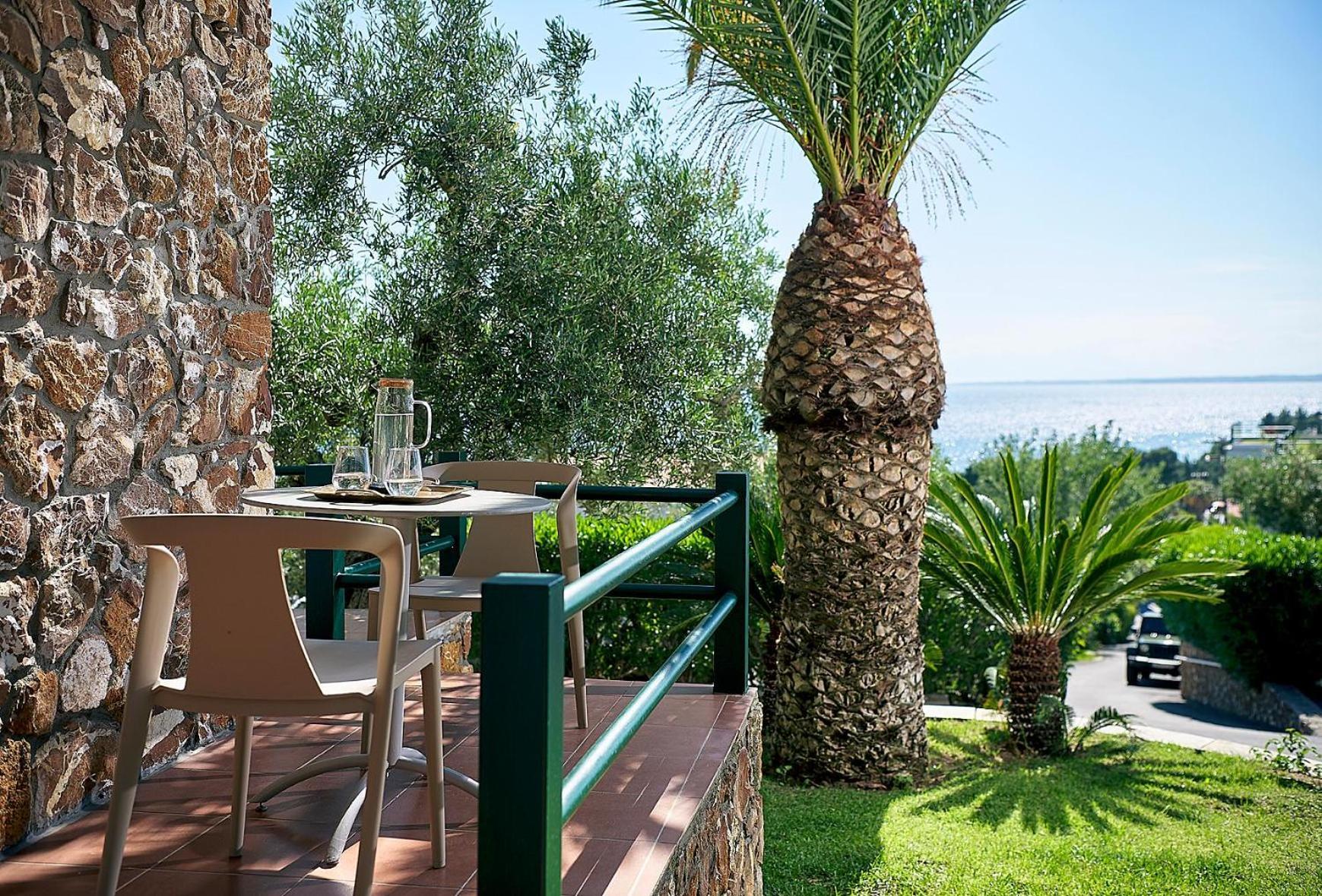 Glavas Inn Hotel Gerakini Exterior photo